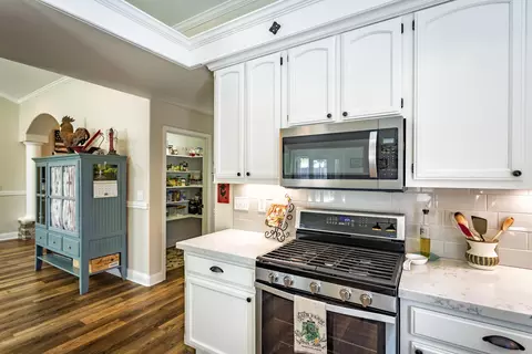930 Hillsdale Ct, Redding, CA 96003 photo 9
