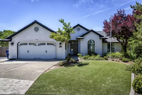 930 Hillsdale Ct, Redding, CA 96003 photo 2