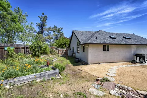 930 Hillsdale Ct, Redding, CA 96003 photo 33