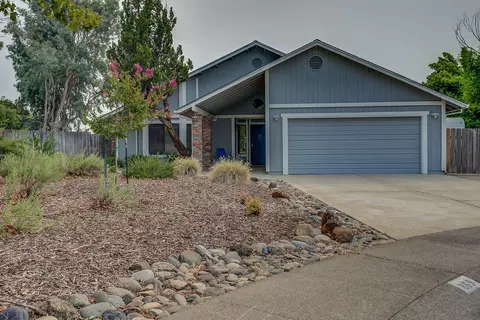 869 Wild Goose Ct, Redding, CA 96003 photo 1