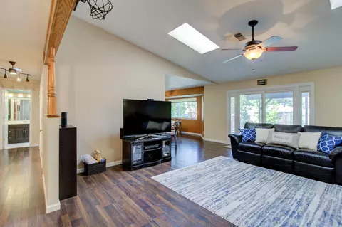 1036 Peregrine Way, Redding, CA 96003 photo 4