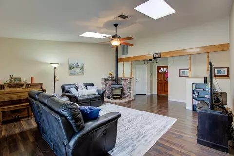 1036 Peregrine Way, Redding, CA 96003 photo 6