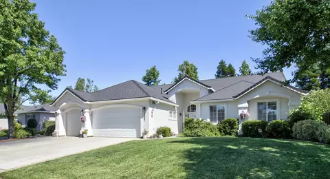 2962 Henrys Fork Dr, Redding, CA 96002 photo 1
