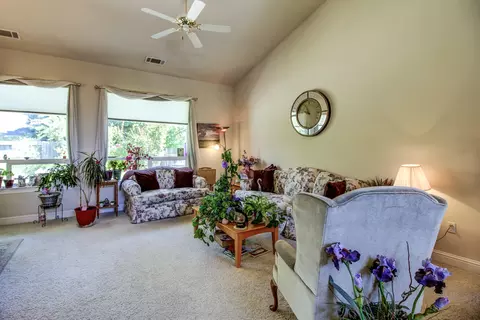 2962 Henrys Fork Dr, Redding, CA 96002 photo 4