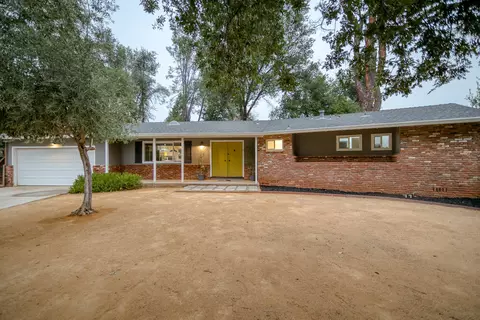 600 Rafael St, Redding, CA 96002 photo 2