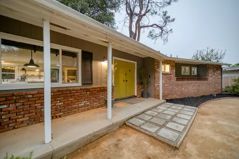 600 Rafael St, Redding, CA 96002 photo 3