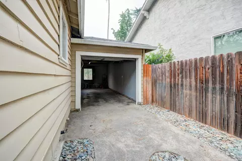 925 State St, Redding, CA 96001 photo 21