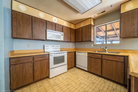11769 Milton Park Ln, Redding, CA 96003 photo 14