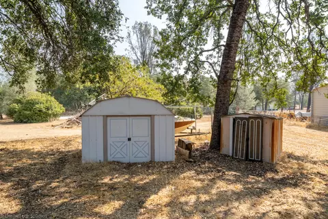 11769 Milton Park Ln, Redding, CA 96003 photo 38