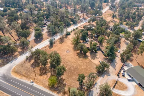 11769 Milton Park Ln, Redding, CA 96003 photo 62
