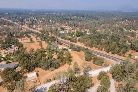 11769 Milton Park Ln, Redding, CA 96003 photo 57