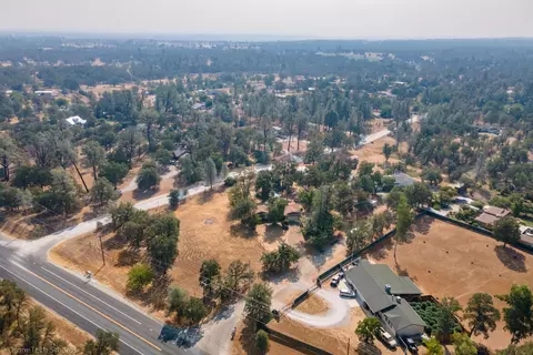 11769 Milton Park Ln, Redding, CA 96003 photo 52