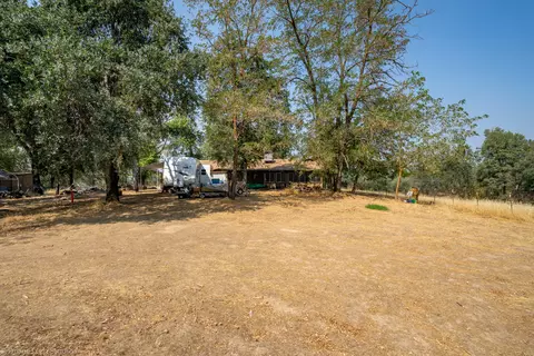 11769 Milton Park Ln, Redding, CA 96003 photo 33