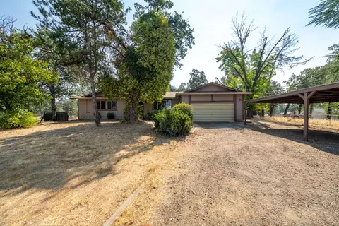 11769 Milton Park Ln, Redding, CA 96003 photo 4
