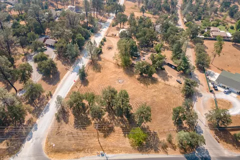 11769 Milton Park Ln, Redding, CA 96003 photo 63