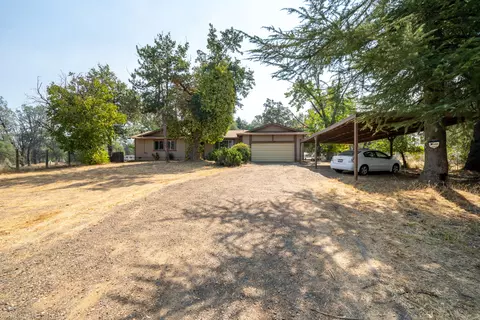 11769 Milton Park Ln, Redding, CA 96003 photo 3