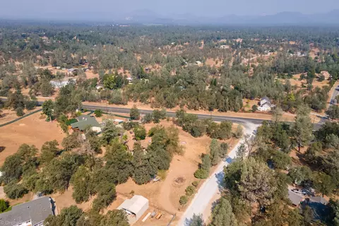 11769 Milton Park Ln, Redding, CA 96003 photo 58