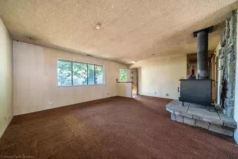 11769 Milton Park Ln, Redding, CA 96003 photo 8