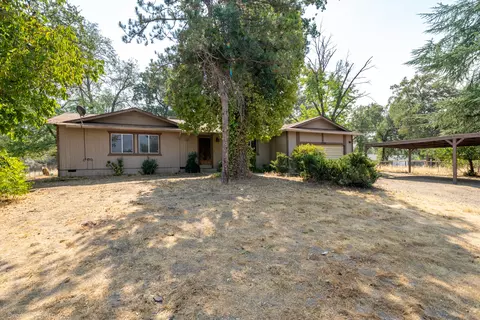 11769 Milton Park Ln, Redding, CA 96003 photo 2