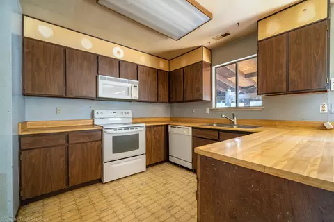 11769 Milton Park Ln, Redding, CA 96003 photo 13