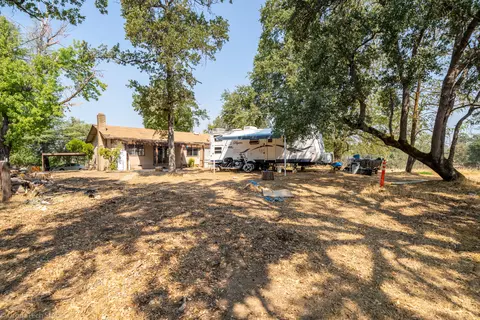 11769 Milton Park Ln, Redding, CA 96003 photo 32