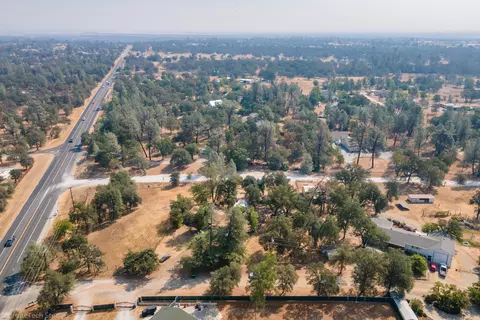 11769 Milton Park Ln, Redding, CA 96003 photo 51
