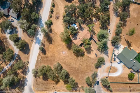 11769 Milton Park Ln, Redding, CA 96003 photo 64