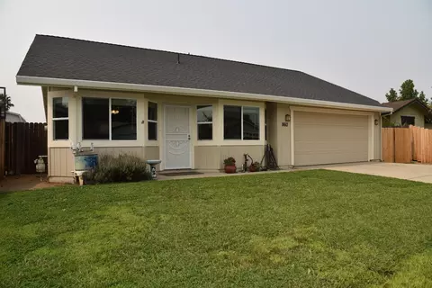 860 Grouse Dr, Redding, CA 96003 photo 1