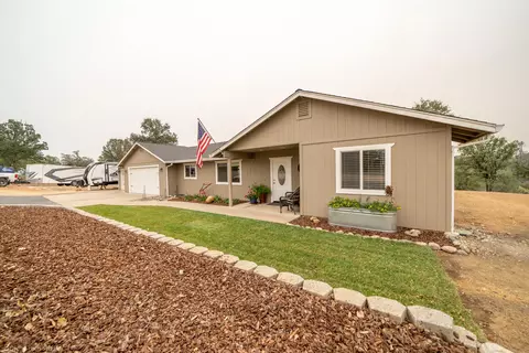 11421 Prosperity Ln, Redding, CA 96003 photo 1