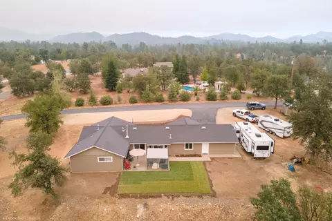 11421 Prosperity Ln, Redding, CA 96003 photo 5