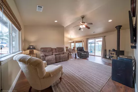 11421 Prosperity Ln, Redding, CA 96003 photo 7