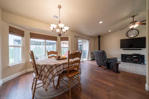 11421 Prosperity Ln, Redding, CA 96003 photo 9