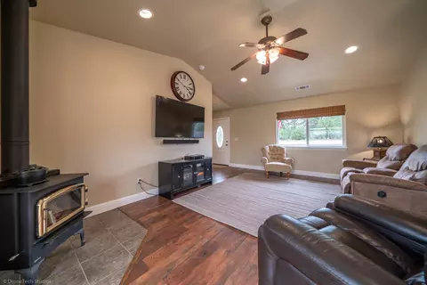 11421 Prosperity Ln, Redding, CA 96003 photo 8