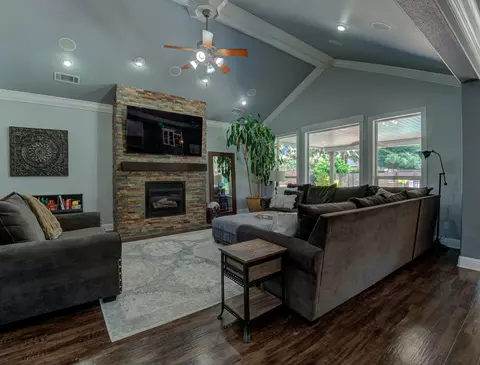 2929 Blue Horizon Dr, Redding, CA 96002 photo 9