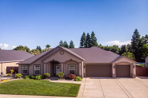 2929 Blue Horizon Dr, Redding, CA 96002 photo 2
