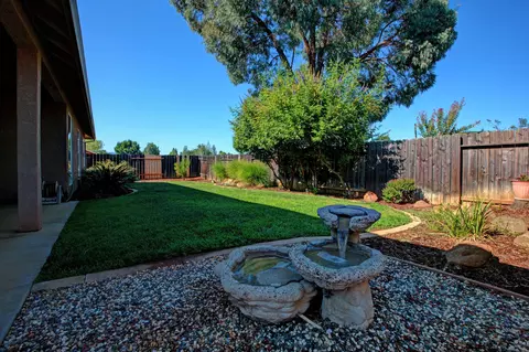 1345 Bonhurst Dr, Redding, CA 96003 photo 5