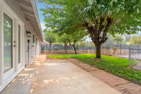 7082 Hermosa Way, Redding, CA 96002 photo 18