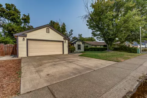 4470 Moyvane Dr, Redding, CA 96001 photo 3