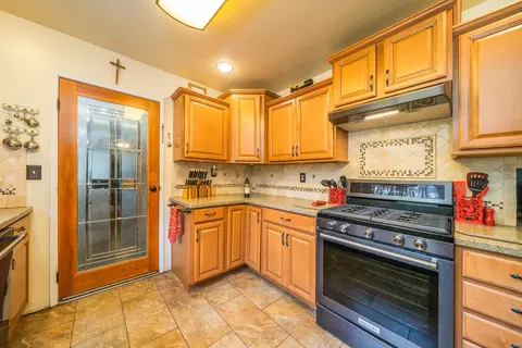 410 Woodacre Dr, Redding, CA 96002 photo 10