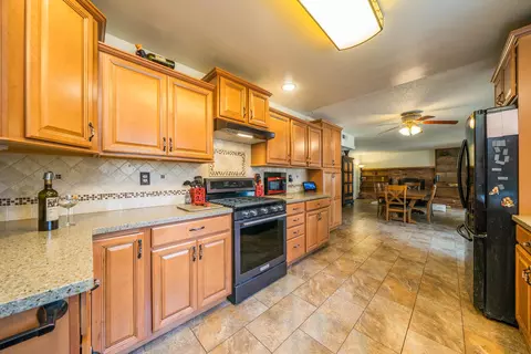 410 Woodacre Dr, Redding, CA 96002 photo 6