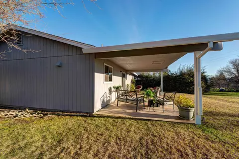 2243 Badger Ct, Redding, CA 96001 photo 6