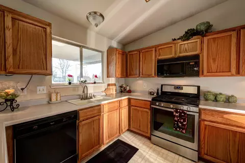 2243 Badger Ct, Redding, CA 96001 photo 17
