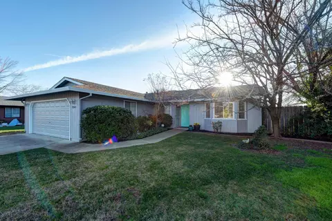 2243 Badger Ct, Redding, CA 96001 photo 1