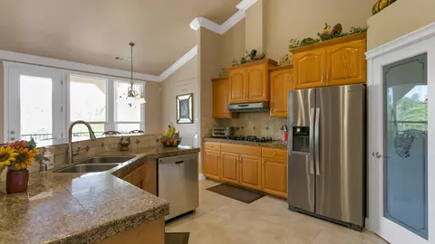 1240 Chandon Ct, Redding, CA 96003 photo 2