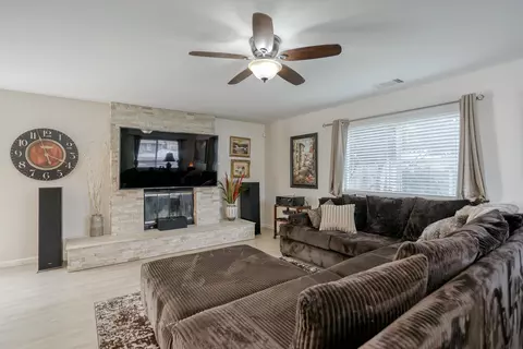 2831 Amethyst Way, Redding, CA 96003 photo 4