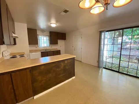 2233 Christian Ln, Redding, CA 96002 photo 1