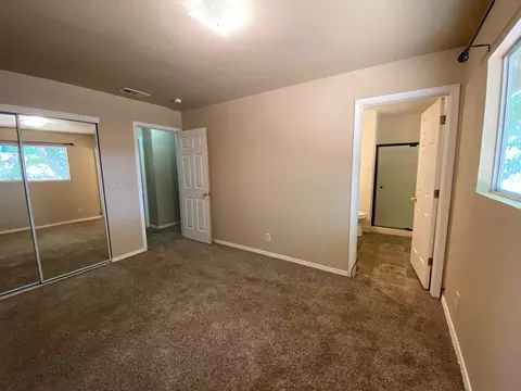 2233 Christian Ln, Redding, CA 96002 photo 5