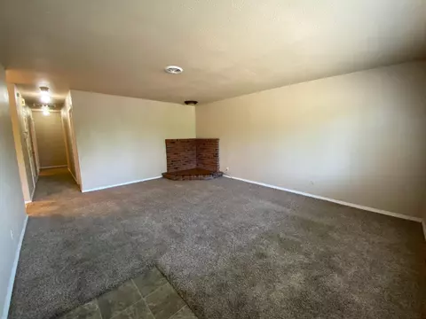 2233 Christian Ln, Redding, CA 96002 photo 4