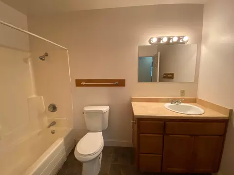 2233 Christian Ln, Redding, CA 96002 photo 9