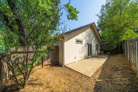1582 Olive Ave, Redding, CA 96001 photo 23